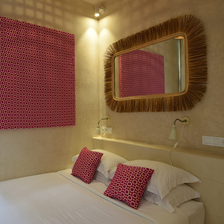 general info 1 sleeping box from outside